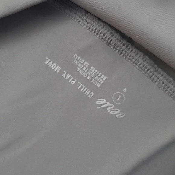 Aerie high rise laser cut floral 7/8 leggings women’s sz large.  Like New - Picture 4 of 7